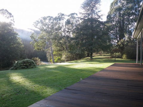 Riverdowns - Tourism Guide 6