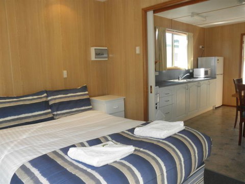 Strahan Beach Tourist Park - Travel Agents 1