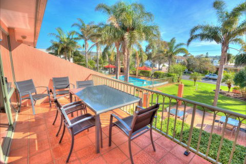 Tuscany Apartments - Travel Agents 3