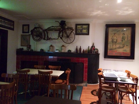 Queens Arms Hotel - Tourism Guide 3