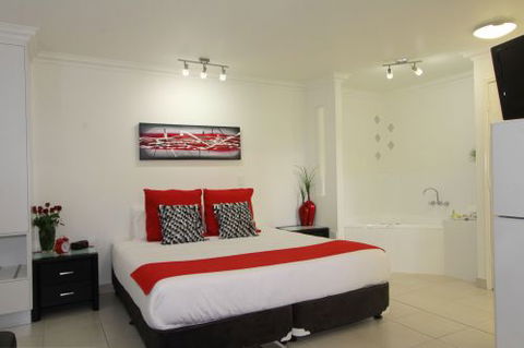 Charm City Motel - Tourism Guide 8