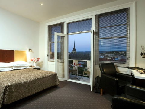 Auldington Hotel - Tourism Guide 0