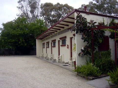 Auto Lodge Motor Inn - Tourism Guide 1