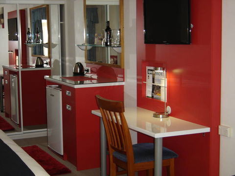 Avaleen Lodge Motor Inn - Tourism Guide 0
