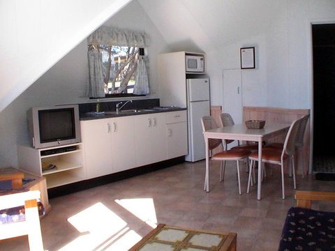 Beach Cabins Merimbula - Travel Agents 1