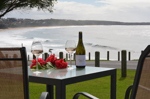 Beach Cabins Merimbula - Travel Agents 0