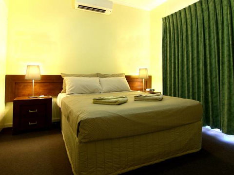 Cable Beachside Villas - Tourism Guide 3