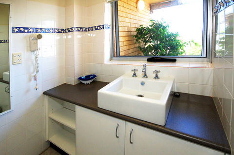 Caribbean Motel - Tourism Guide 1