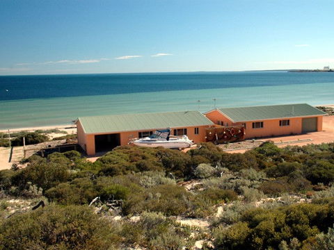 Ceduna Shelly Beach Caravan Park - Travel Agents 0