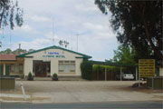 Central Olympic Motel & Cottages - Tourism Guide 0