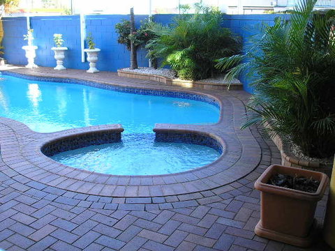 Centre Point Motor Inn - Travel Agents 2