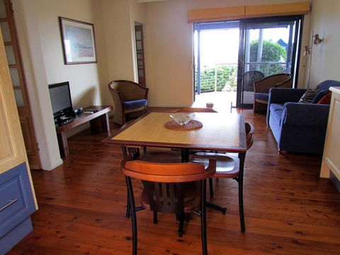 Club Yamba Luxury Hilltop Villas - Tourism Guide 1