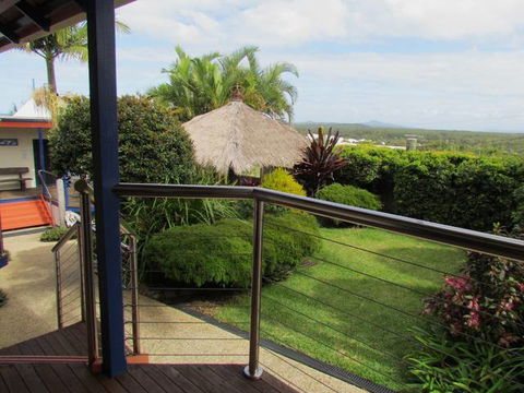 Club Yamba Luxury Hilltop Villas - Tourism Guide 4