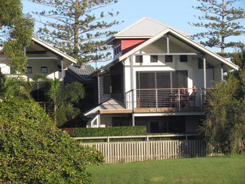 Club Yamba Luxury Hilltop Villas - Tourism Guide 5