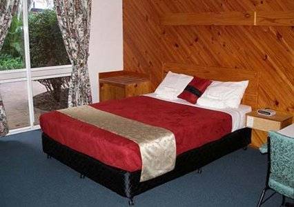 Comfort Inn Bert Hinkler - Tourism Guide 0