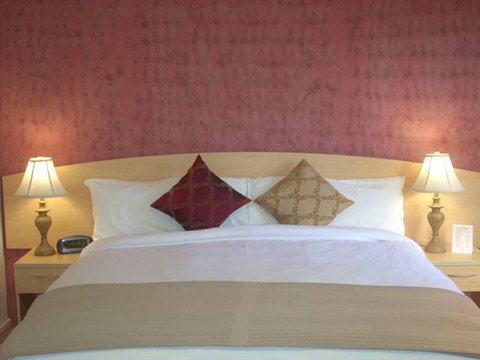 Comfort Inn Country Plaza Taree - Tourism Guide 1
