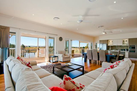 Cornwallis House - Tourism Guide 3