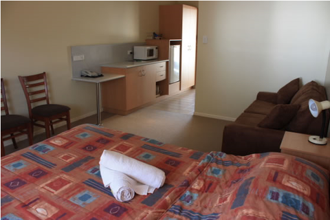 Country Roads Motor Inn - Gayndah - Travel Agents 4