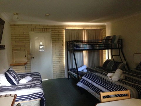 Country Rose Motel - Cruises Travel 1