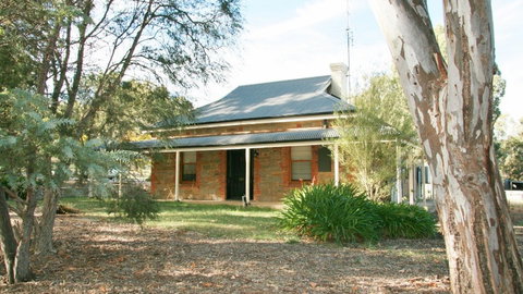 Cooke Cottage - Tourism Guide 0