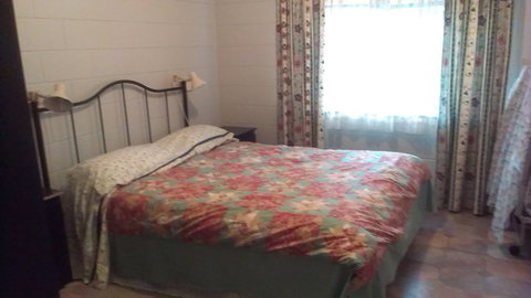 South Australian Country Women's Association Barmera Holiday Cottage - Travel Agents 0