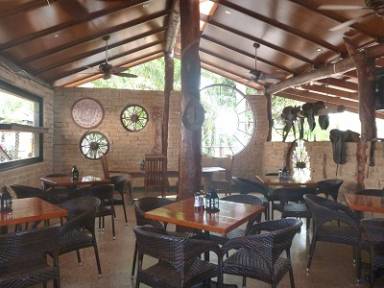 Lazy Lizard Tavern & Caravan Park - Tourism Guide 6
