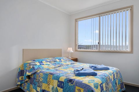 AMOS HOUSE & SWANSEA VILLAS - Tourism Guide 2