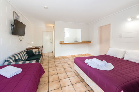 Aaron Motel Gladstone - Travel Agents 7