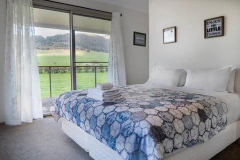 Owner - Travel Agents 1