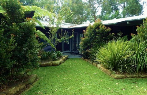 Art House Accommodation - Travel Search 0