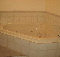 Elizabeth Motor Inn - Tourism Guide