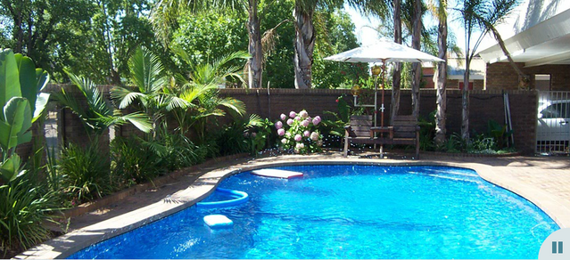 Albury Garden Court Motel - Tourism Guide 0
