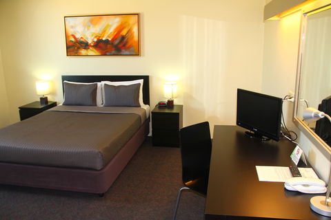Hamilton Motor Inn - Tourism Guide 5