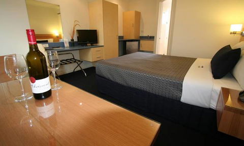 Hamilton Town House Motel On Shakespeare - Tourism Guide 1