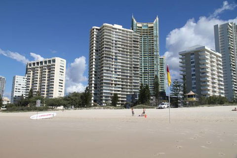 Hi Surf Beachfront Resort Apartments - Tourism Guide 2