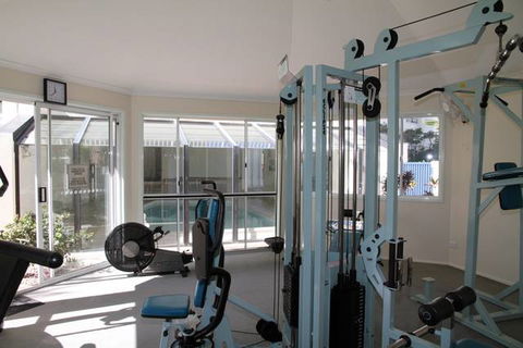 Hi Surf Beachfront Resort Apartments - Tourism Guide 5