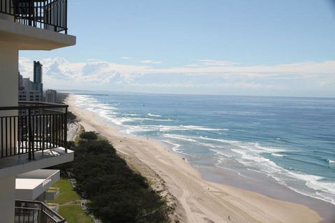 Hi Surf Beachfront Resort Apartments - Tourism Guide 8