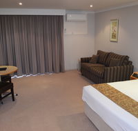Hilltops Retreat Motor Inn - Tourism Guide