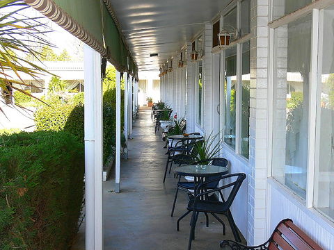 Hi Way Motor Inn - Tourism Guide 3