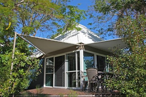 Kelly's Beach Resort - Tourism Guide 0