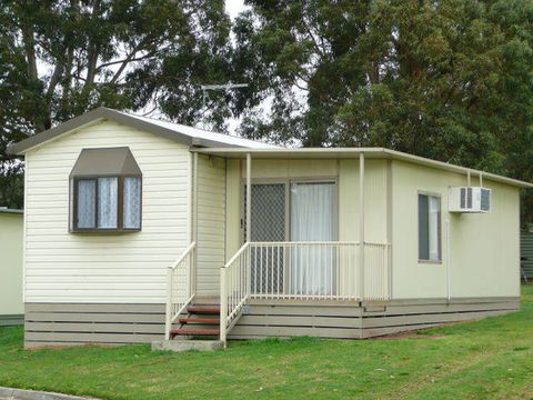 Lake Burrumbeet Caravan Park - Travel Search 0
