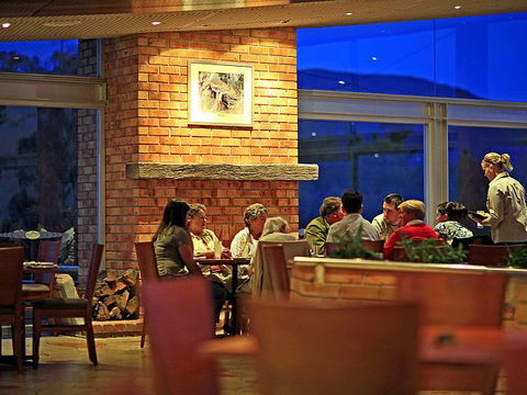 Macedon Ranges Hotel & Spa - Tourism Guide 1