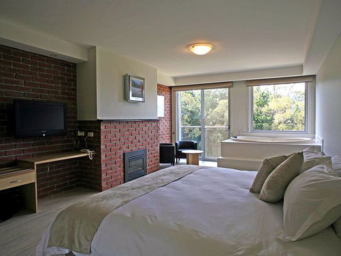 Macedon Ranges Hotel & Spa - Tourism Guide 2