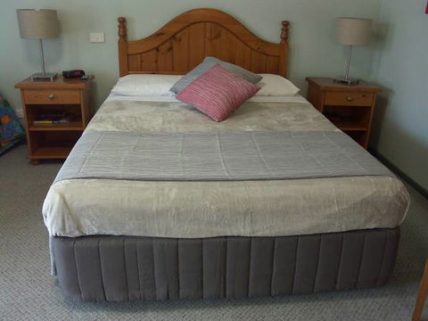Melaleuca Motel - Tourism Guide 3