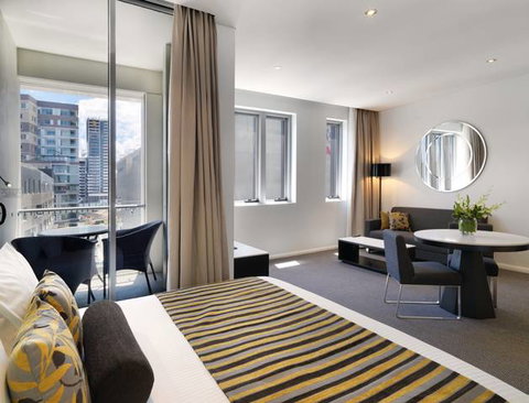 Meriton Serviced Apartments - Zetland - Tourism Guide 0