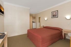 Nambour Lodge Motel - Tourism Guide 14