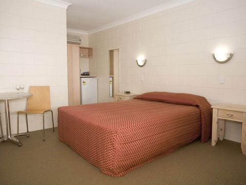Nambour Lodge Motel - Tourism Guide 3