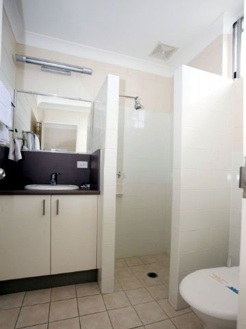 Nambour Lodge Motel - Tourism Guide 4