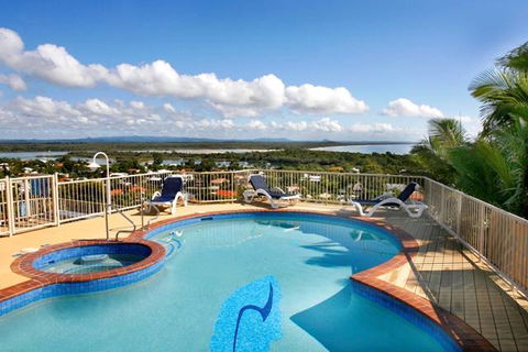 Noosa Crest Resort - Tourism Guide 0