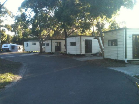 Pakenham Caravan Park - Travel Agents 0